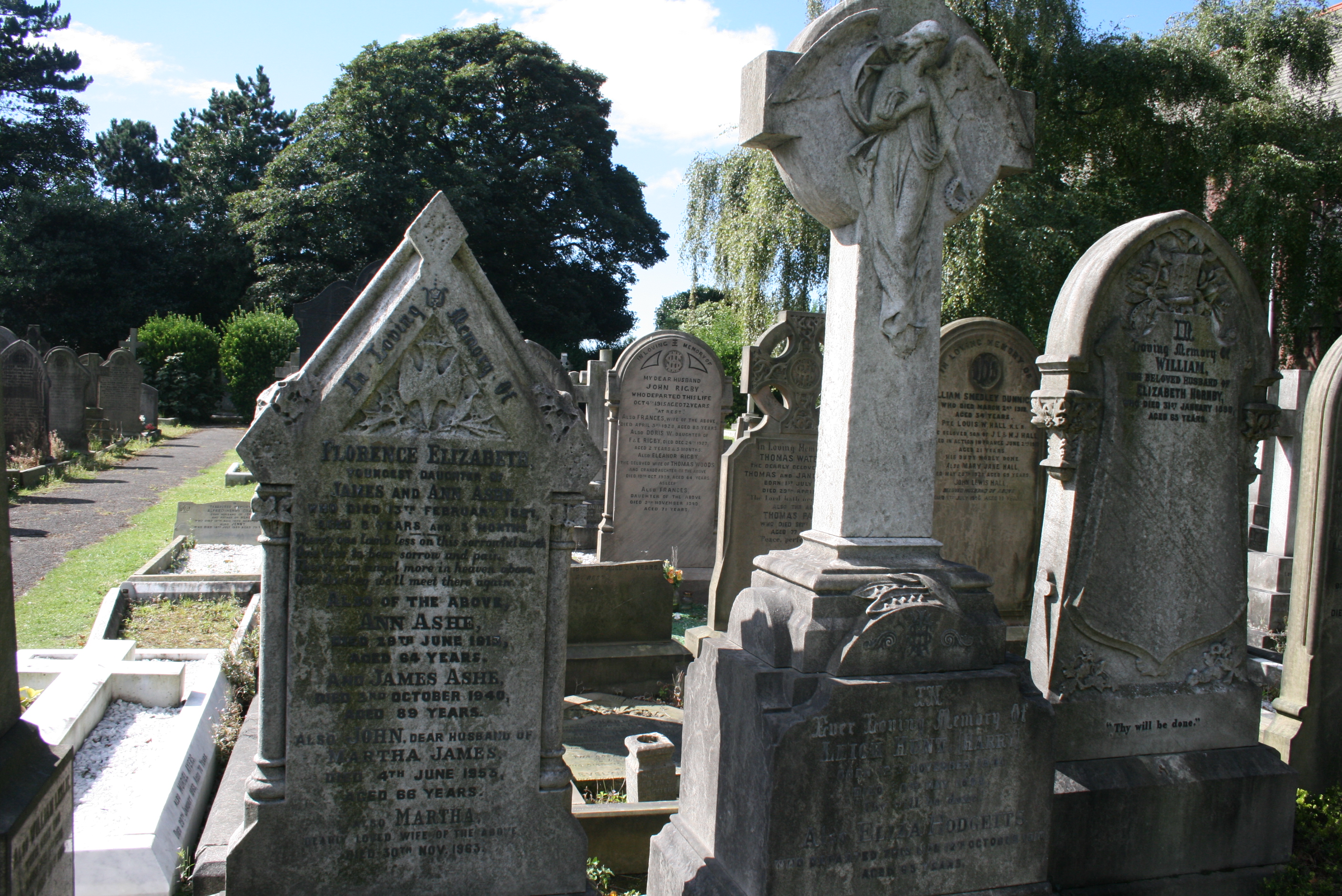 rigby grave beatles tour